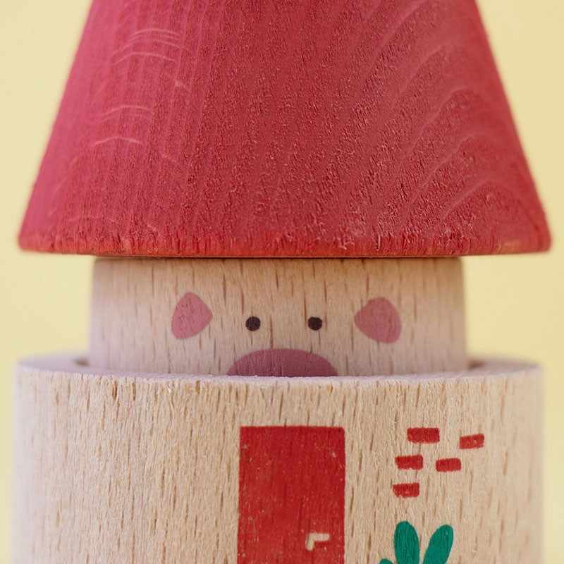 wooden toy of the 3 little pigs